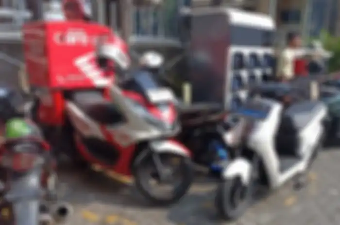 Layanan Honda Care bisa menghubungi 1500-989 untuk mendapatkan bantuan mekanik semisal motor mengalami masalah teknis di jalan. 
