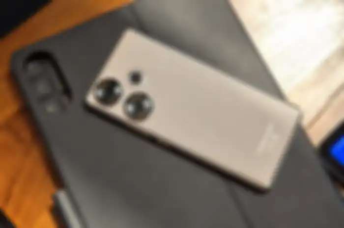 POCO F6