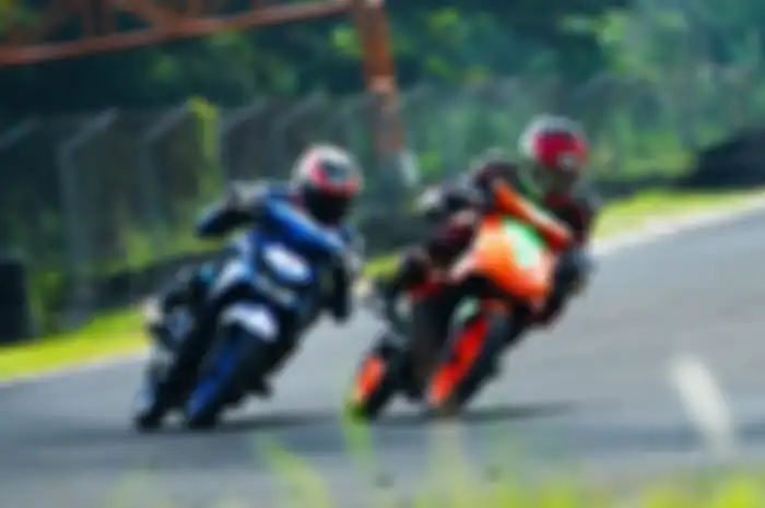Balap motor konversi listrik siap digelar. 