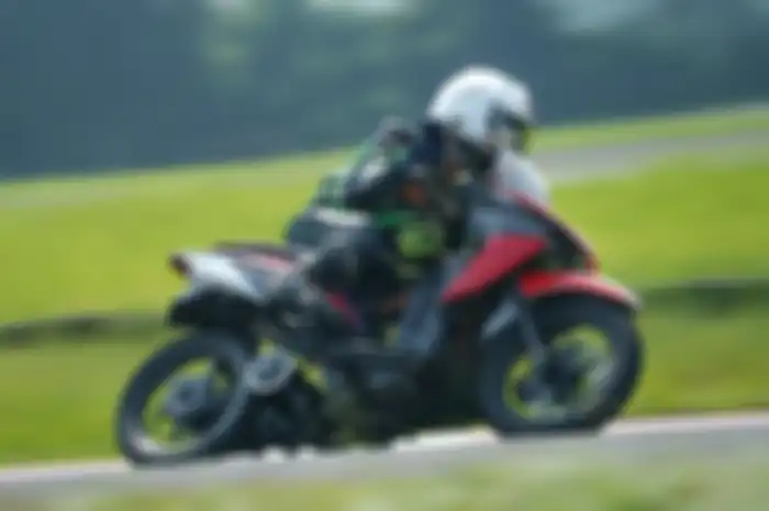 Balap motor konversi listrik lap time di Sentul Kecil tak sampai 1 menit.