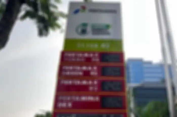  Cek harga bensin Pertamina 1 Agustus 2024 Pertamax fix naik? Cek lengkapnya disini.