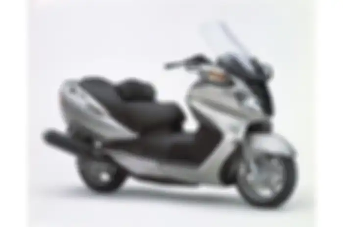 Suzuki Skywave 650 tahun 2002 jadi motor pertama di dunia yang pakai transmisi CVT elektronik.