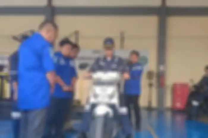 Sekolah Politeknik Transportasi Darat (Poltrada) Bali buka bengkel konversi motor listrik untuk umum. 