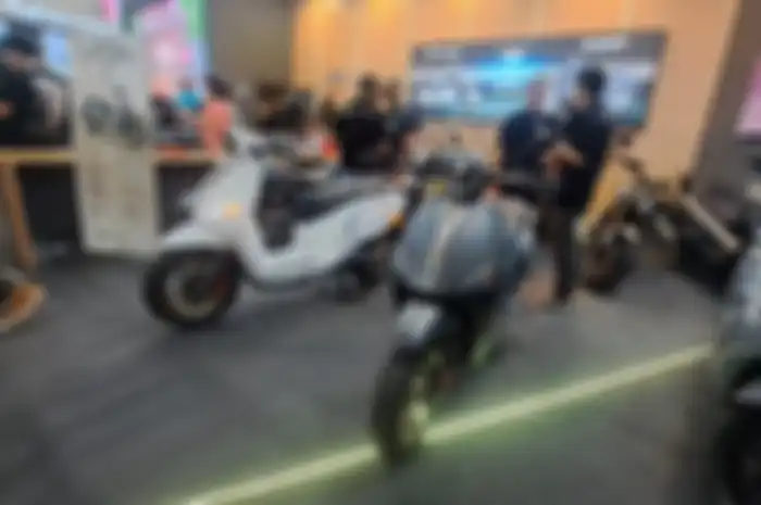 Motor murah desain retro Wmoto Letbe Neon meluncur harga cuma segini