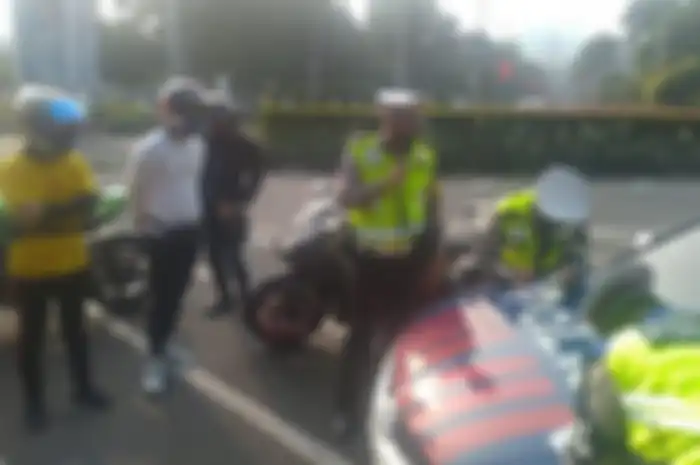 SIM C1 sudah resmi berlaku diseluruh Indonesia, pengendara moge yang belum punya SIM C1 apakah langsung ditilang polisi?