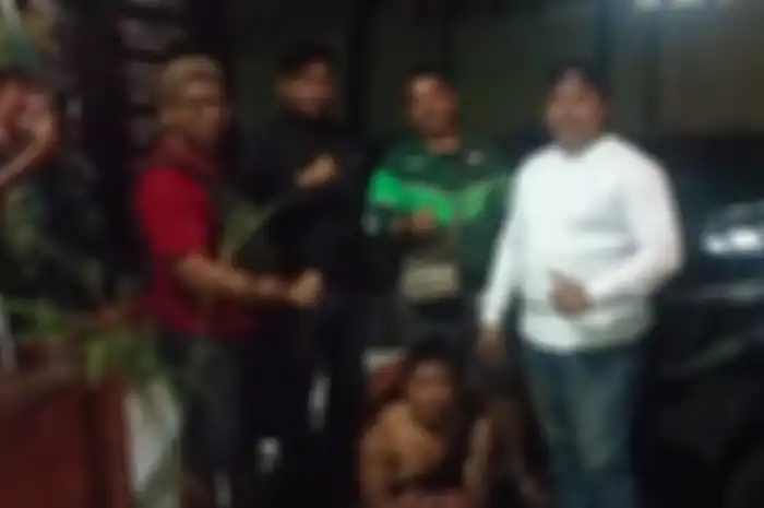 Pelaku maling motor berinisial YL berhasil ditangkap Tim gabungan dari Unit Inteldim 0736/Batang dan Babinsa Ramil 03/Gringsing, barang bukti Honda Genio ikut diamankan. 
