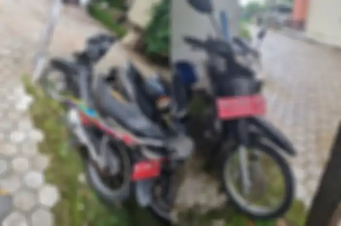 Tampak depan dan belakang motor murah Honda Supra yang dilelang Rp 1.868.000.