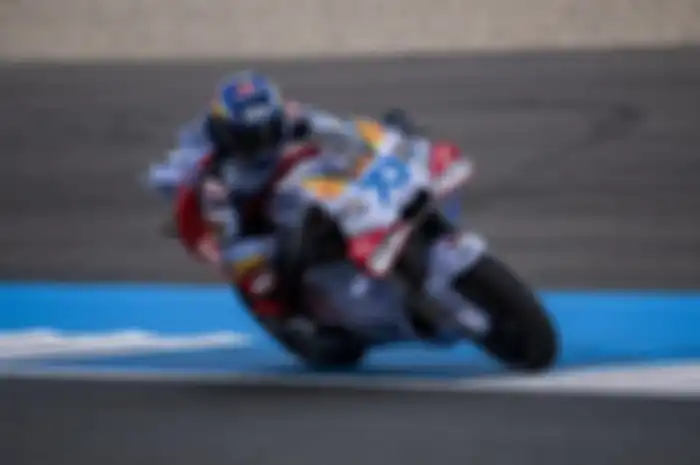 Alex Marquez, adik Marc Marquez yang bertahan bersama Gresini Racing untuk MotoGP 2025 dan 2026.