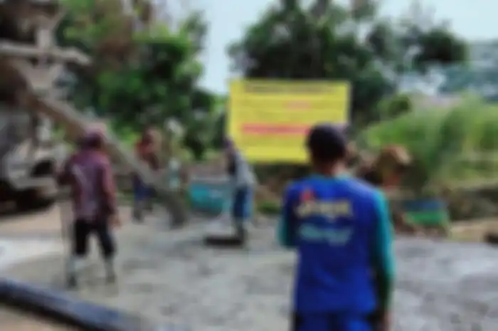Ramai Jalan Cor Diterobos Honda Scoopy, Warga Desa Ini Malah Patungan Cor Jalan Rusak Rp 166 Juta