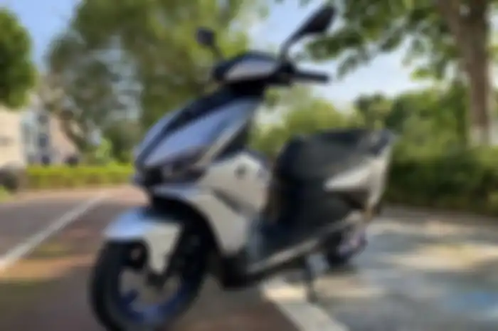 Cari motor murah merapat, meluncur motor matic baru 125cc desain gagah, harganya cuma Rp 17 jutaan.