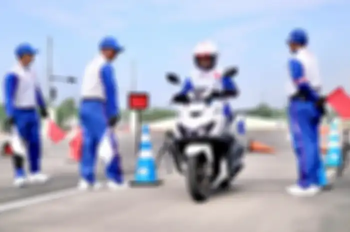 Instruktur safety riding Honda ada juga divisi buat wanita