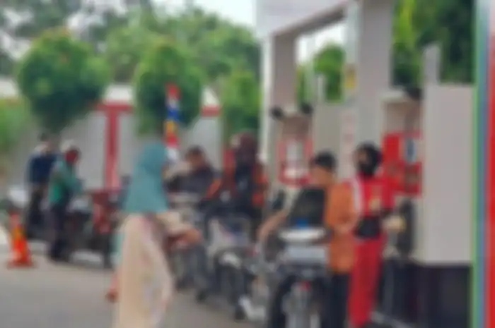 Menko Marves Luhut Binsar Pandjaitan menjelaskan pemerintah akan membatasi pembelian Pertalite mulai bulan depan.