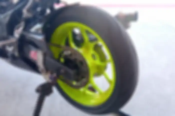 Ban IRC MBR-110 170/60 pertama kali turun balap di Yamaha Sunday Race Mandalika. 