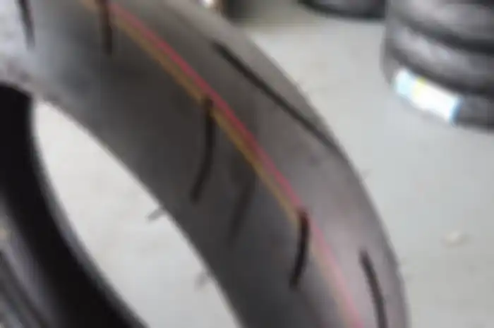  Buat yang baru ganti ban motor wajib tahu kalau ban motor baru jangan asal langsung dibawa ngebut.