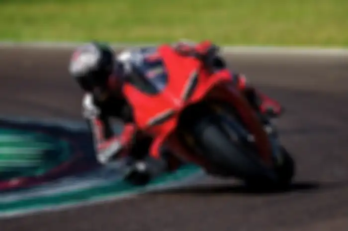 Pecco Bagnaia tes Ducati Panigale V4 2024