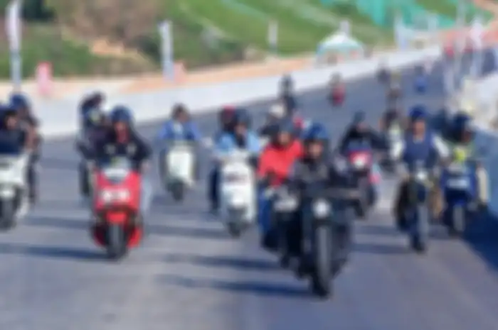Jokowi kembali pakai motor Kawasaki W175 andalannya