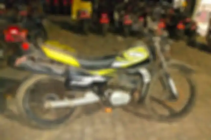 Motor murah Suzuki TS 125 dilelang di Surabaya.