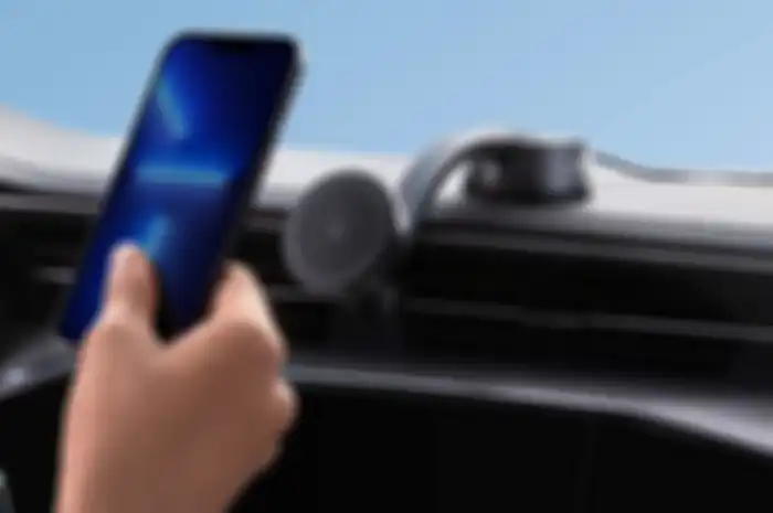 Anker menghadirkan solusi pengisian daya secara wireless, magGo 613 untuk perangkat smartphone