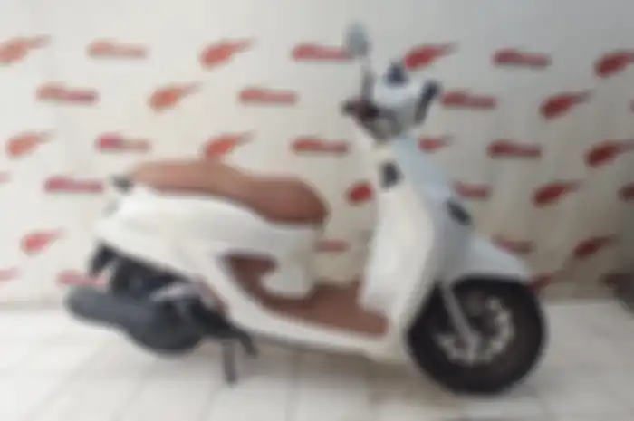 Modifikasi motor Honda Stylo 160 garapan DJ Custom. 