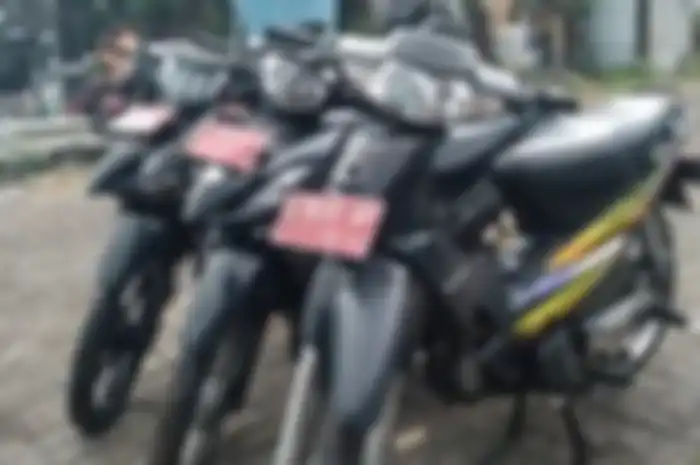 3 motor murah Honda Supra Fit dan Suzuki Smash  akan dilelang KPKNL Surabaya buka harga Rp 2 jutaan, dokumen lengkap irit bensin.