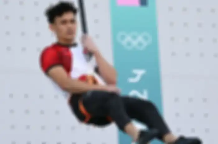 Veddriq Leonardo asal Indonesia peraih medali emas kecepatan panjat tebing putra di Olimpiade Paris 2024.