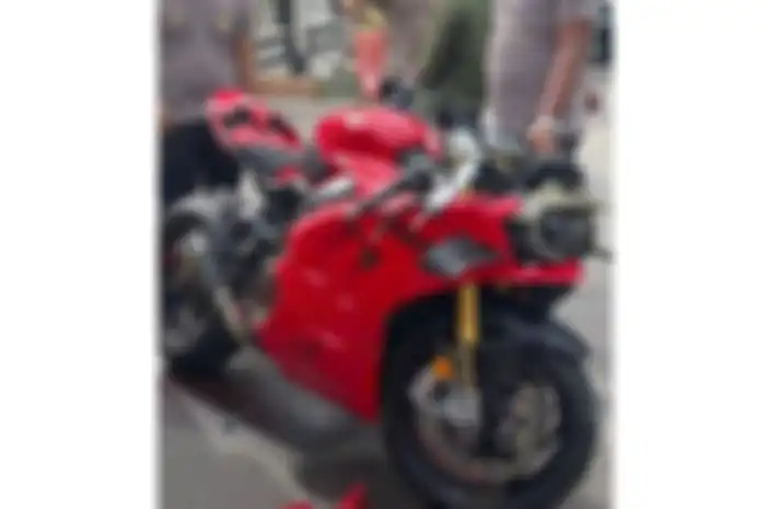 Kondisi Ducati Panigale V4S yang terlibat tabrakan di Kota Lhokseumawe, Aceh, Minggu (11/8/2024).