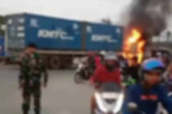 Kecelakaan Maut Motor Terlindas dan Meledak Membakar Truk Kontainer di Serang Efek Supir Mabuk