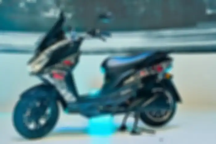 Motor listrik Polytron Fox-R Limited Edition meluncur kolaborasi bareng Darbotz, usung SemangatMonsterPerubahan.