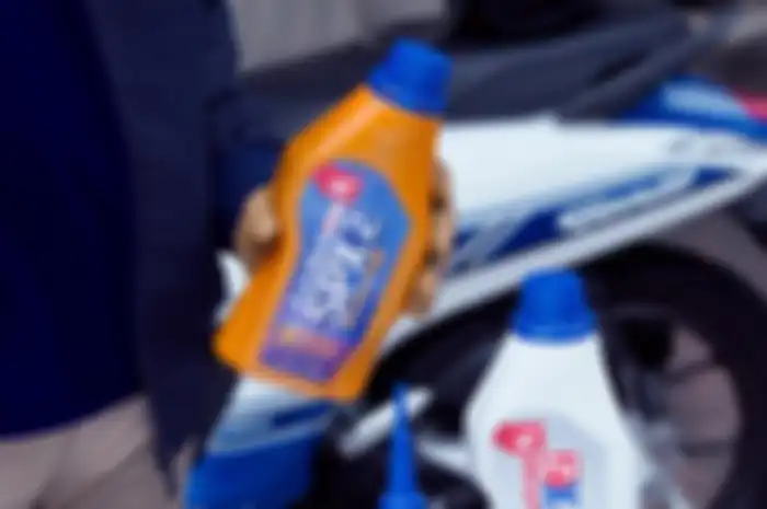 Ilustrasi oli AHM Oil buat motor matic Honda