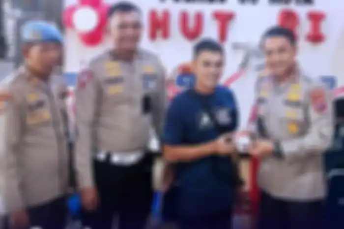 SIM gratis diberikan Kapolres Limapuluh Kota Sumbar, AKBP Syaiful Wachid untuk warga yang lahir pada 17 Agustus.