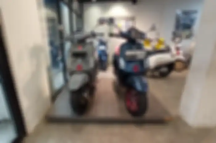 Vespa Sprint 150 jadi pilihan Vespa matic bekas di dealer Vescooter Kemang, Jakarta Selatan.