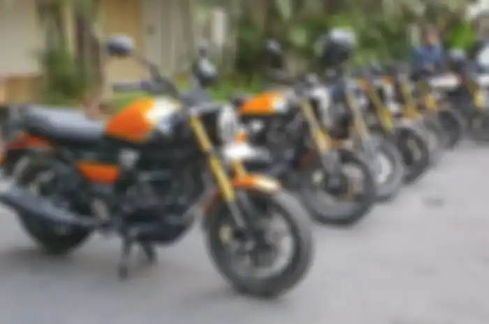 Motor matic masih menjadi pemuncak penjualan di Indonesia, TVS Ronin optimis bisa laku 100 unit per bulan.
