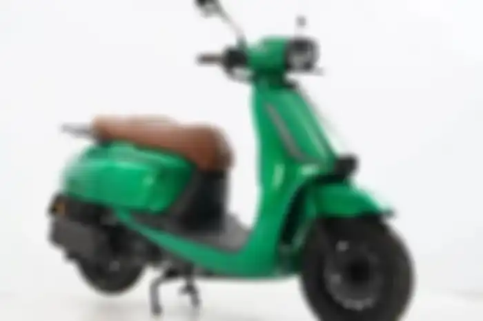 Yiying Salina 150 motor matic retro baru pesaing Vespa, dibekali fitur canggih harga murah.