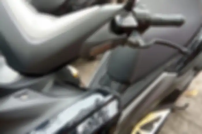 Rem Yamaha NMAX ngeblong atau ngelos ganti master rem seharga Rp 25 ribuan, rem motor kembali normal.