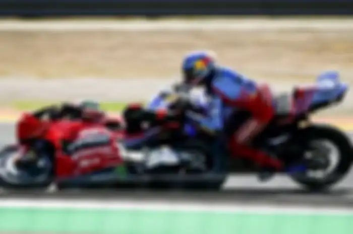 Pecco Bagnaia terlibat kecelakaan hebat dengan Alex Marquez di MotoGP Aragon 2024, begini kondisi kedua pembalap.