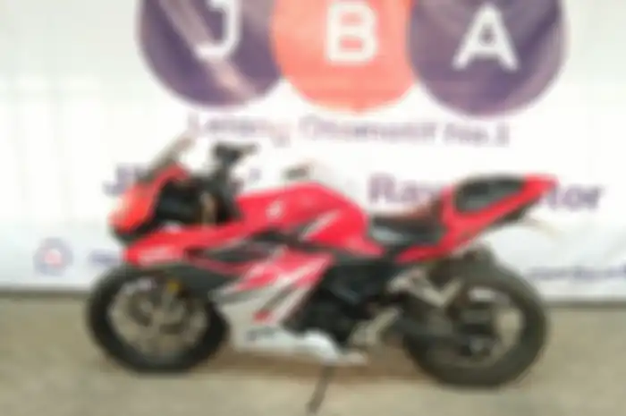 Siap tampil keren, Honda CBR150R jadi motor murah lokasi Jakarta.