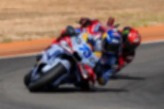 Alex Marquez dan Pecco Bagnaia terlibat duel berujung crash di MotoGP Aragon 2024 kemarin