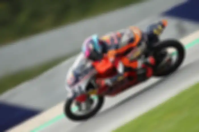 Veda Ega Pratama, pembalap Indonesia yang tampil mengejutkan di race 2 Red Bull Rookies Cup San Marino 2024.