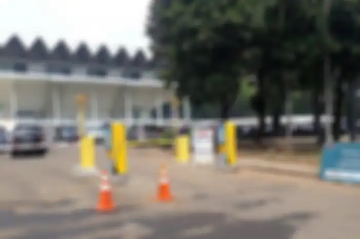 Istora Senayan jadi salah satu lokasi parkir motor di kawasan GBK, Jakarta Pusat.