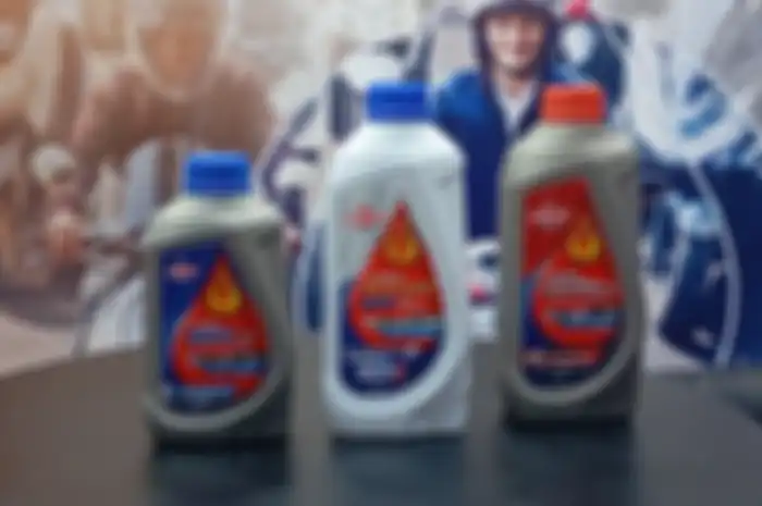 Oli sintetik baru dari Federal Oil yaitu Federal Matic 10W-30 0,65 liter (kiri), Federal Racing Matic 10W-30 0,8 liter (tengah), dan Federal Ultratec XX 10W-30 0,8 liter (kanan).