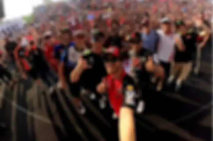 Para pembalap kumpul di Taman Udayana, Kota Mataram, Lombok, NTB usai parade MotoGP Mandalika 2024, Rabu (25/9/2024).