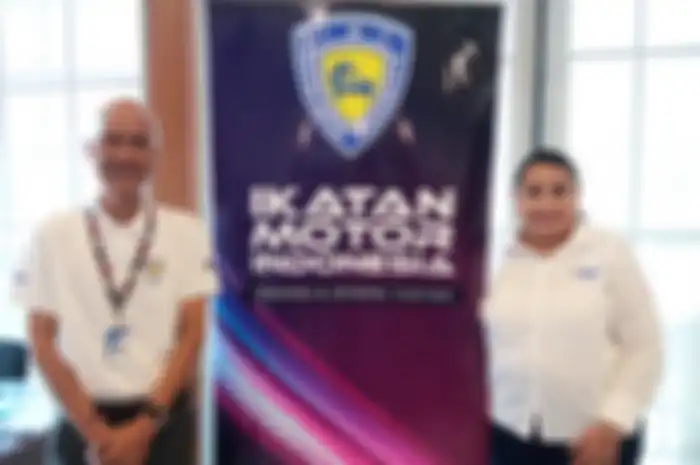Lestarijono Abimanju, FIM Sustainability Steward bersama Mrs Kattie Juarez Dubon selaku FIM CID Director, Pihak FIM berharap balap MotoGP tahun 2025 tetap digelar di Sirkuit Mandalika, Lombok.