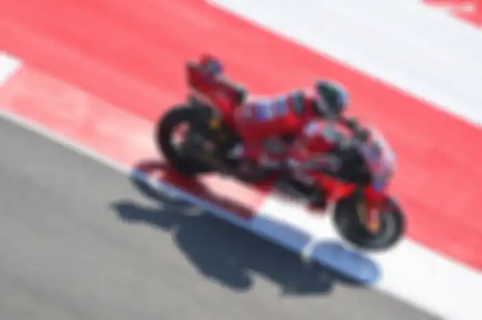 Pada hari Jumat ini jelas terlihat kekuatan dari Ducati Desmosedici GP24 atau spek baru mendominasi di Sirkuit Mandalika.  