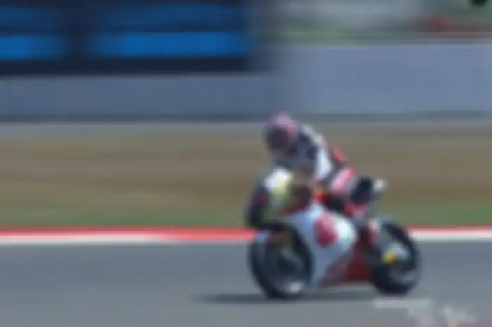 Pembalap Indonesia Mario Aji saat sesi FP Moto2 Mandalika 2024, Lombok, NTB, Jumat (27/9/2024).