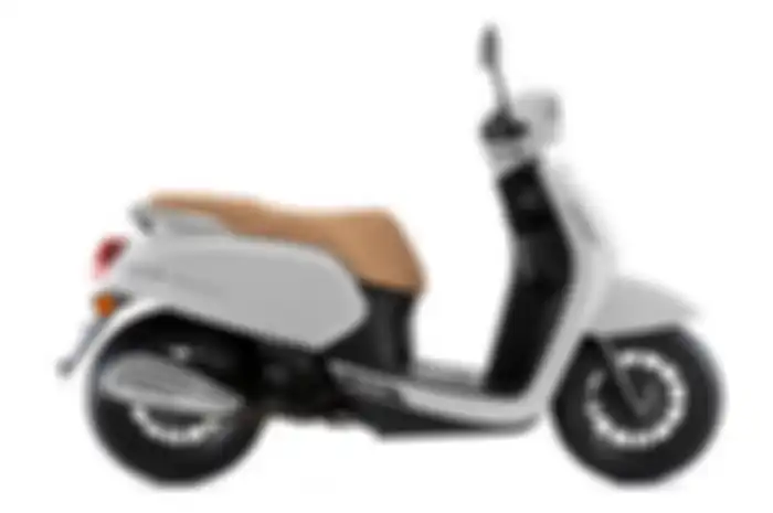 Foto ilustrasi warna motor baru Benelli Panarea 125 mirip Vespa.
