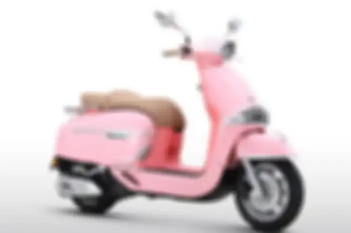 Tampilan motor baru penantang Vespa, Victoria Sixties 150Si+ Bingling Pink Limited Edition 2024.