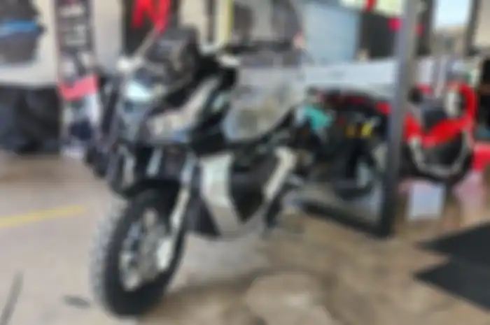 Motor baru Honda ADV 160 versi tangki gede muat 13,5 liter bensin harga beda hampir Rp 10 juta 