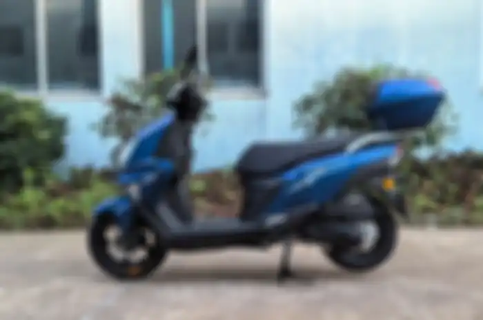 Tampak samping motor baru Sanye USY termasuk bagian CVT.