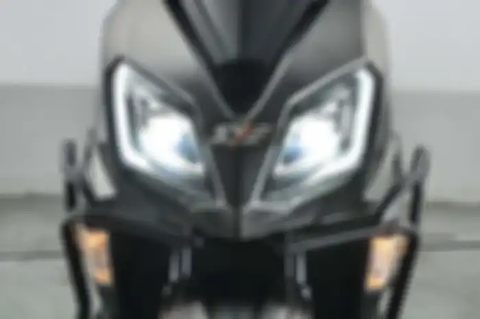 Tampak lampu sangar dari motor baru saingan Honda Vario 125, Sanye USY 2024.