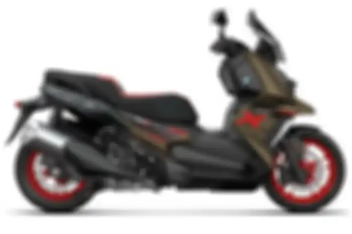 BMW C 400 X pakai cat doff metalik Kalamata